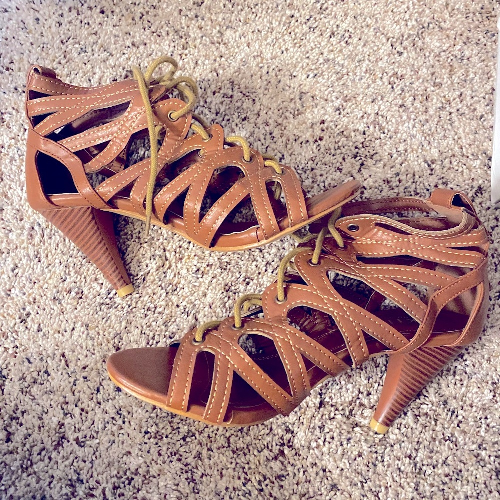 BRAND NEW lace up heels